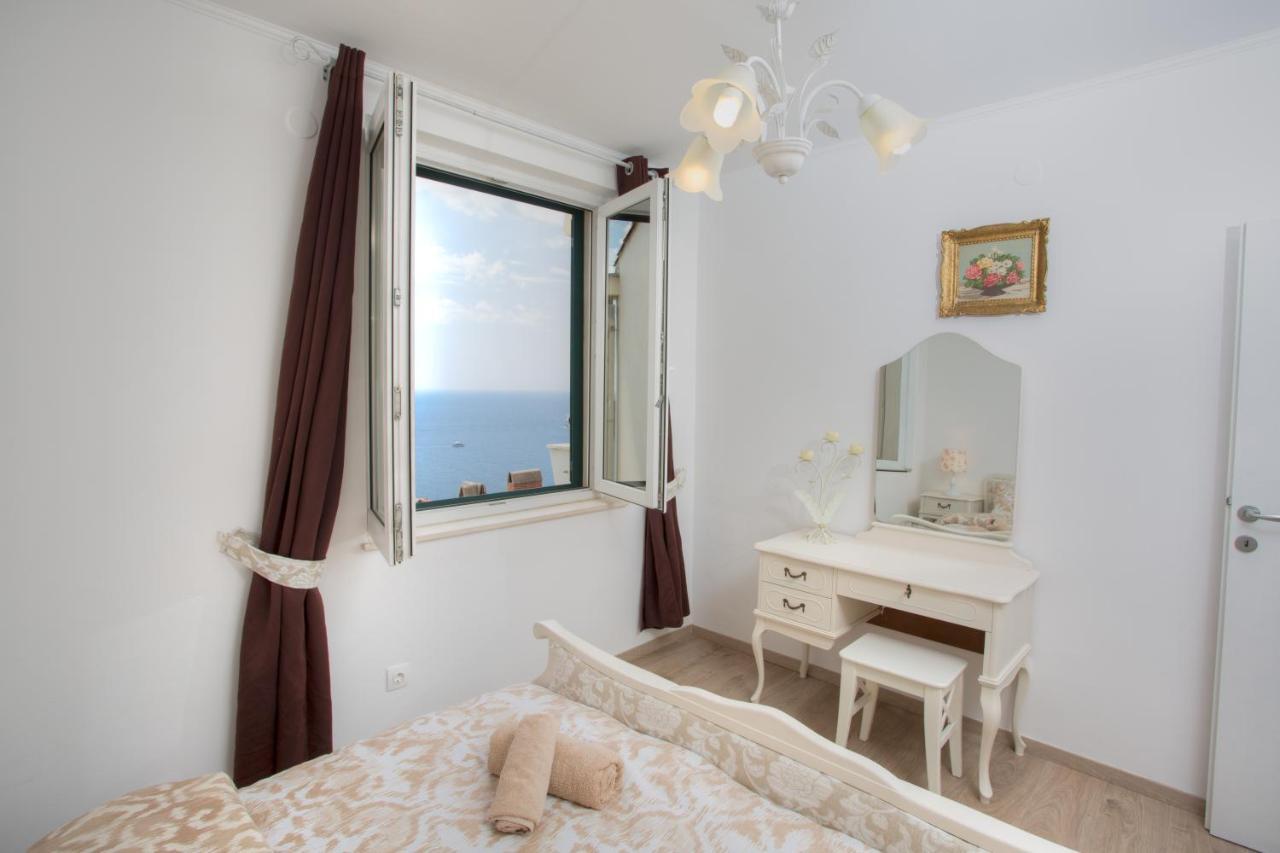 Apartment Zlatni Potok - View Of The Old Town